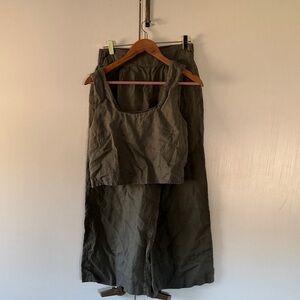 R Label The Reset Olive Green tank top and crop pants, small